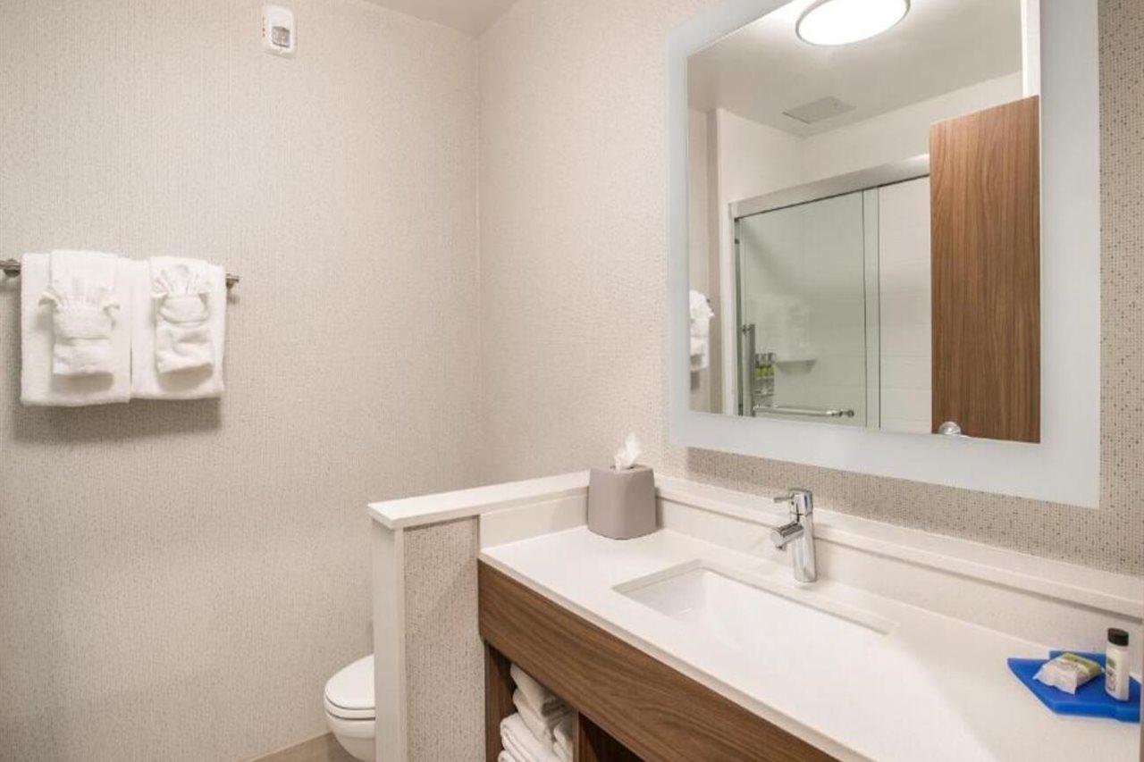 Holiday Inn Express & Suites Racine By Ihg Extérieur photo