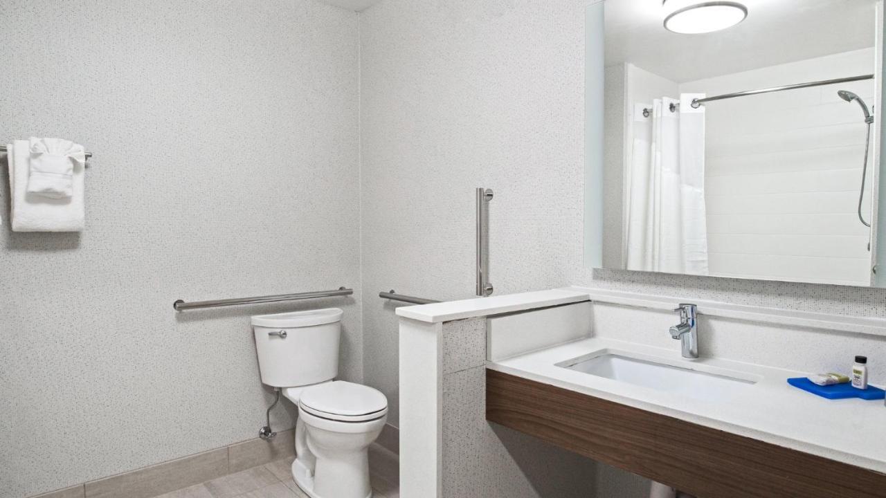 Holiday Inn Express & Suites Racine By Ihg Extérieur photo