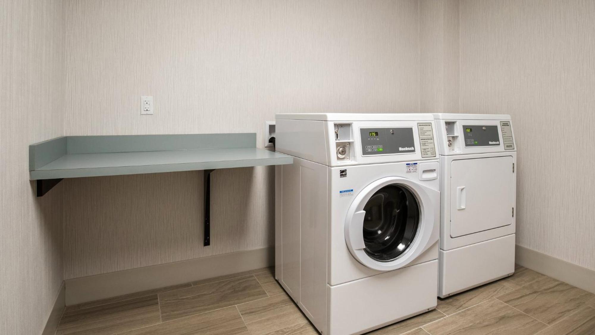 Holiday Inn Express & Suites Racine By Ihg Extérieur photo
